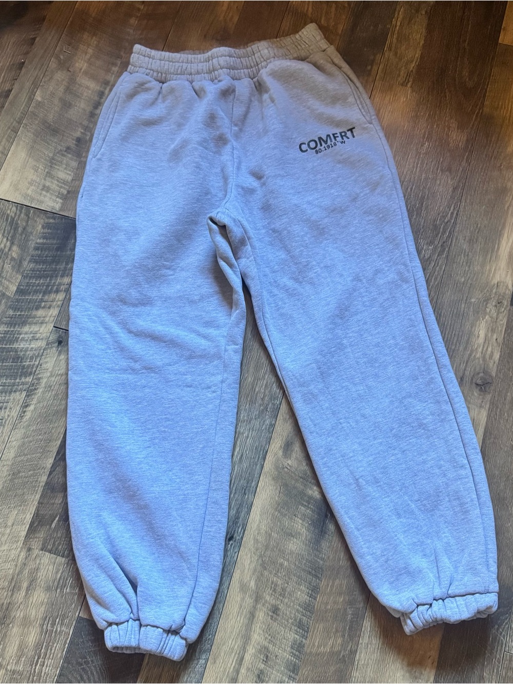Comfrt Coordinate Cozy Graphic Sweat Joggers - Light Gray